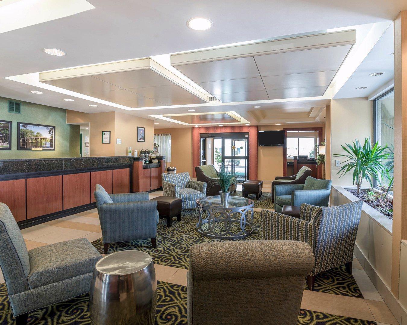 Quality Inn & Suites Лексингтон Экстерьер фото