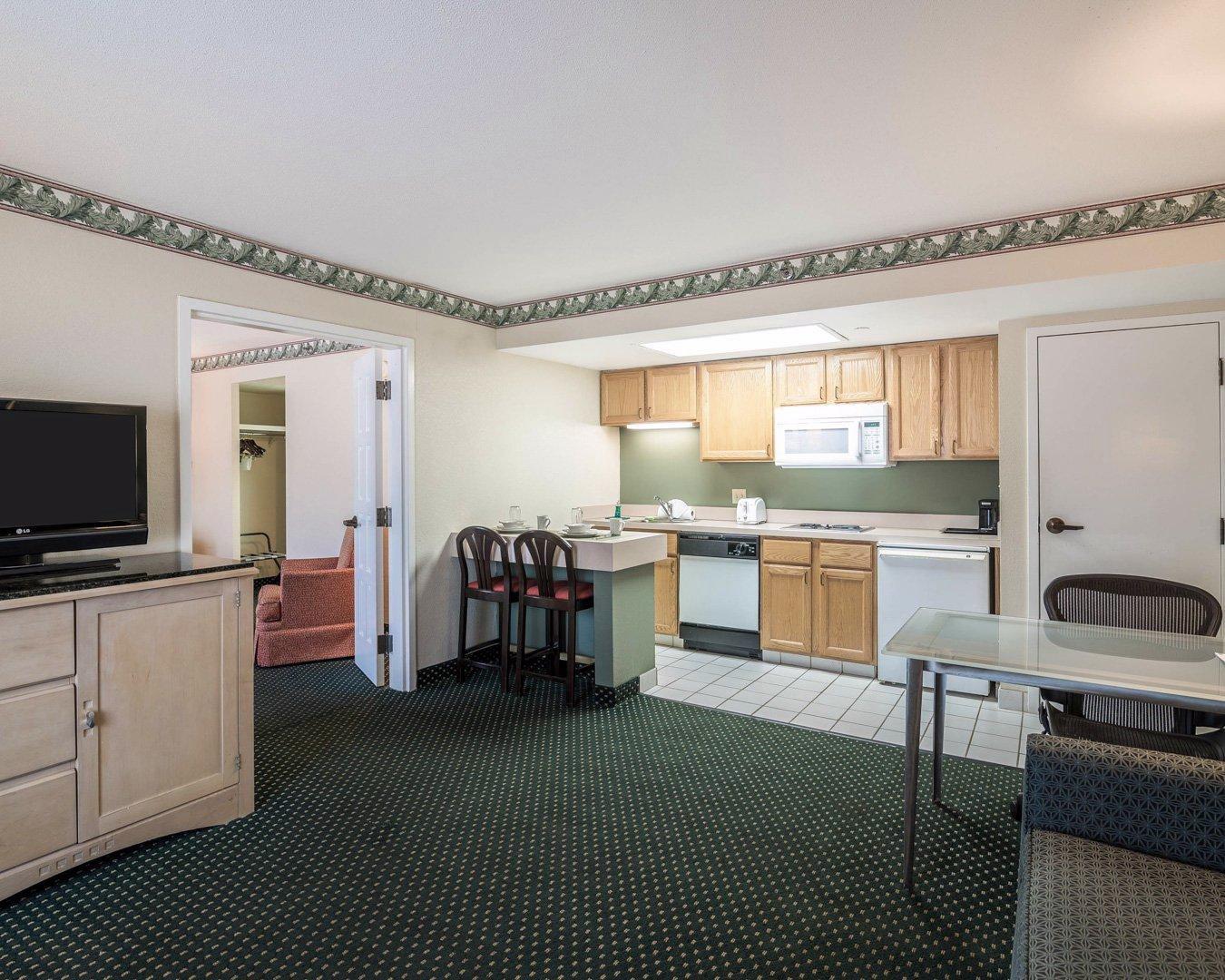 Quality Inn & Suites Лексингтон Экстерьер фото