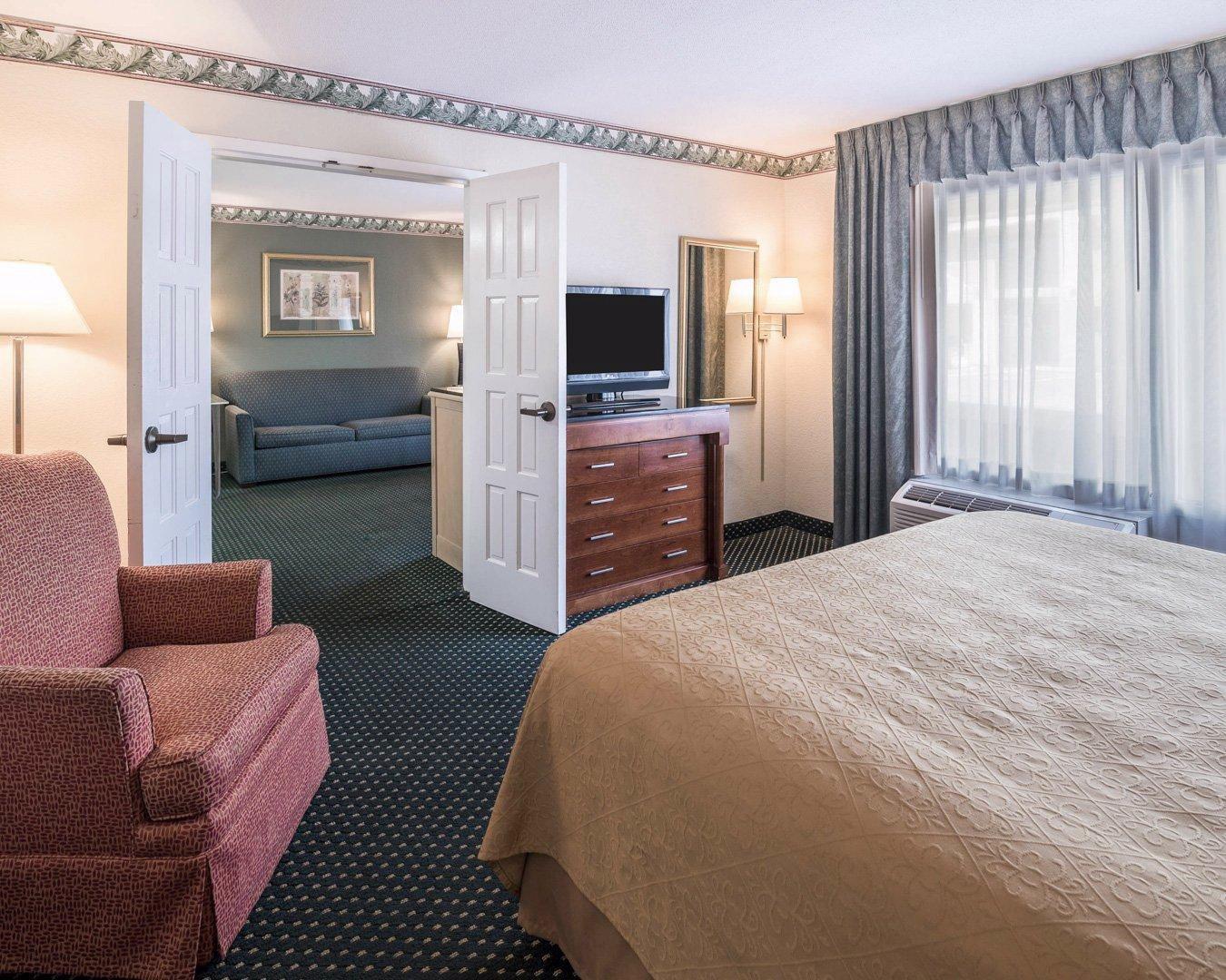 Quality Inn & Suites Лексингтон Экстерьер фото