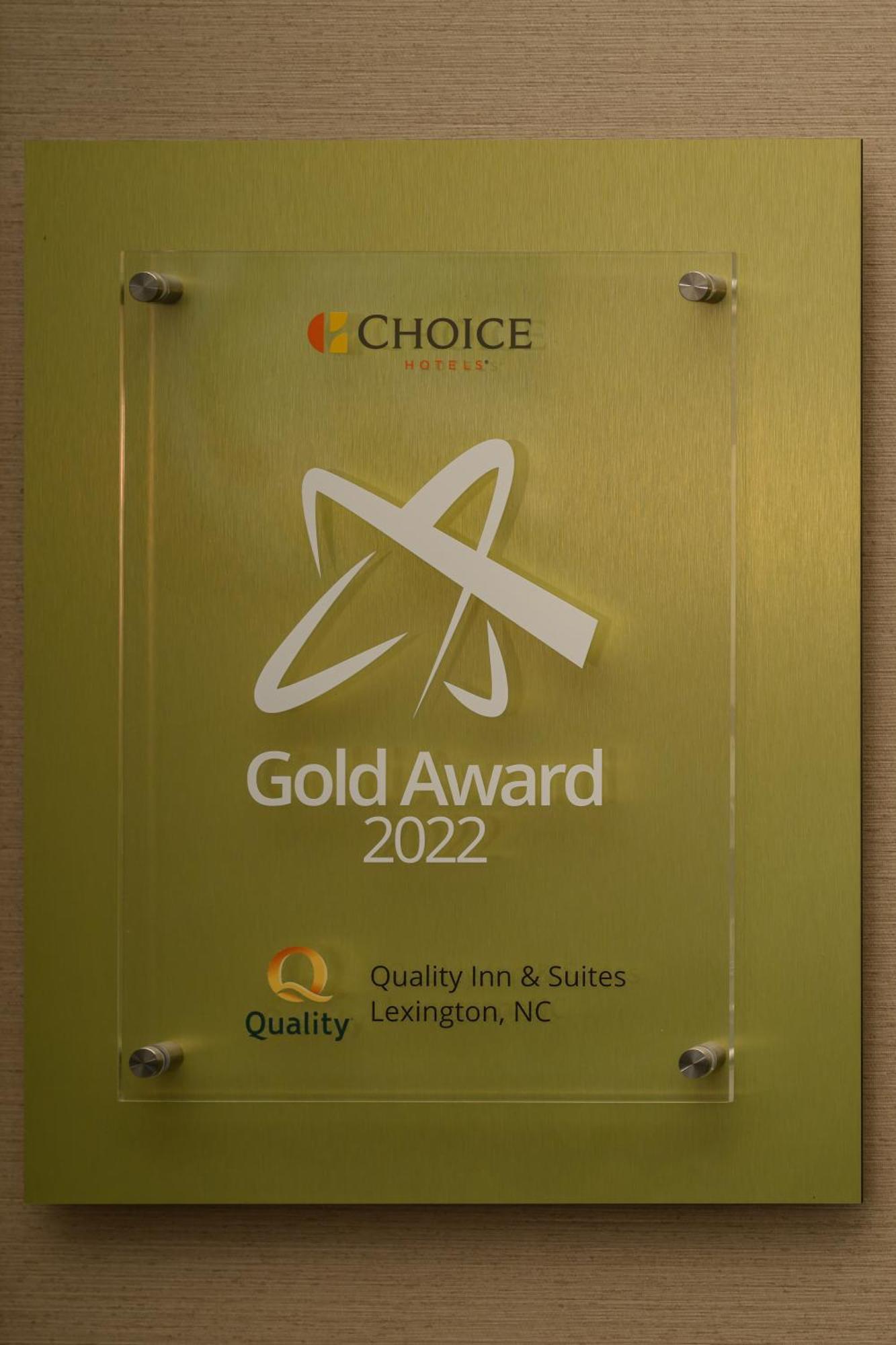 Quality Inn & Suites Лексингтон Экстерьер фото