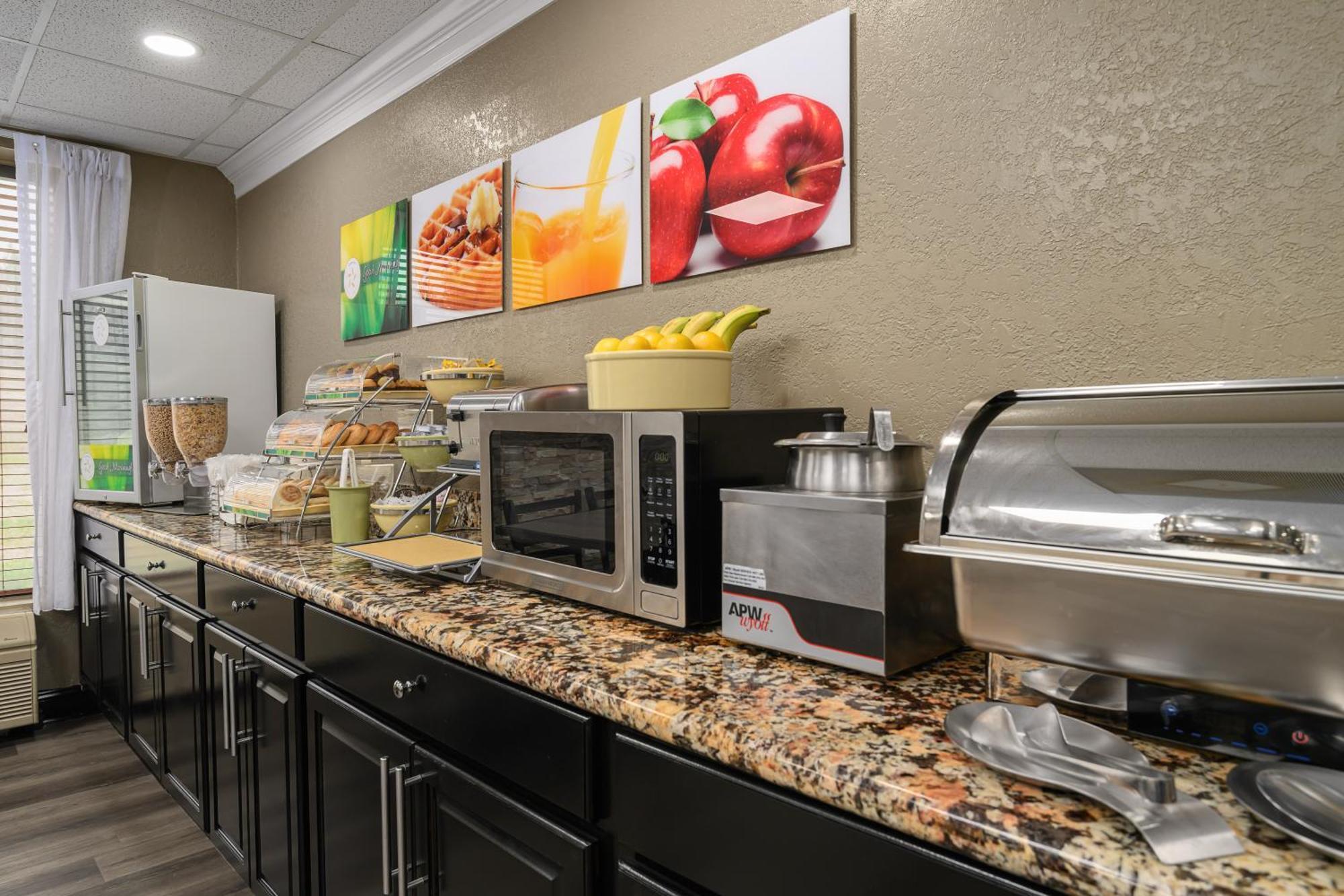 Quality Inn & Suites Лексингтон Экстерьер фото