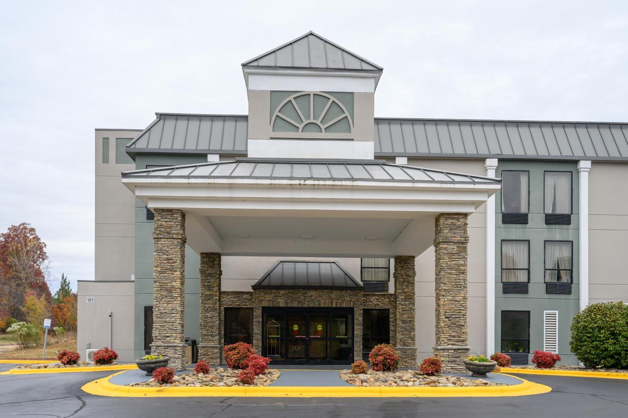 Quality Inn & Suites Лексингтон Экстерьер фото