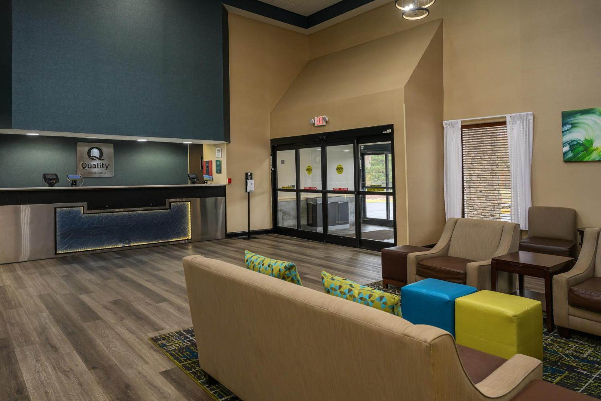 Quality Inn & Suites Лексингтон Экстерьер фото