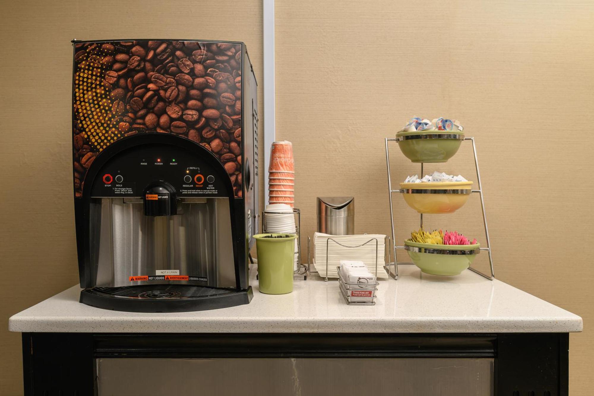 Quality Inn & Suites Лексингтон Экстерьер фото