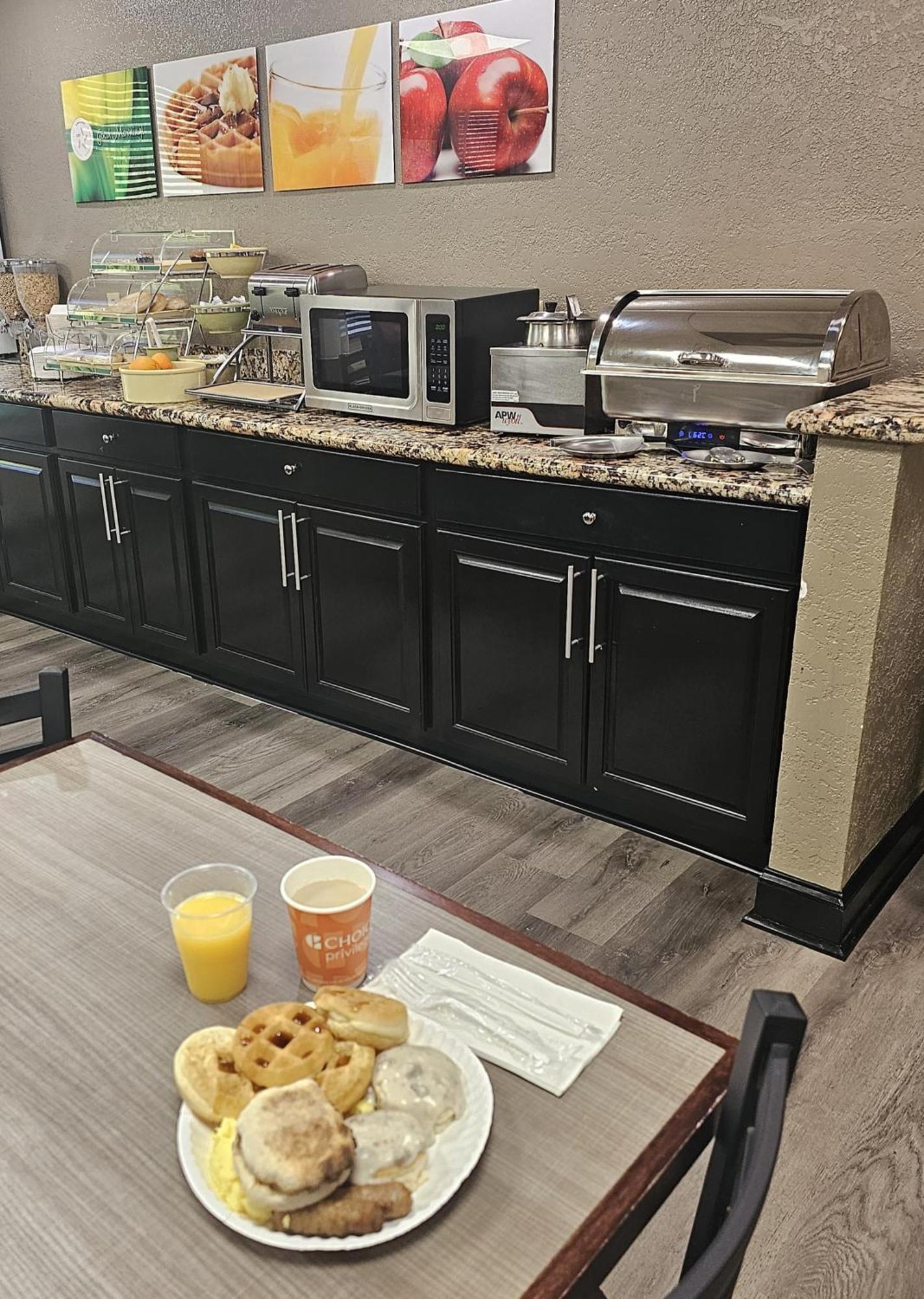 Quality Inn & Suites Лексингтон Экстерьер фото