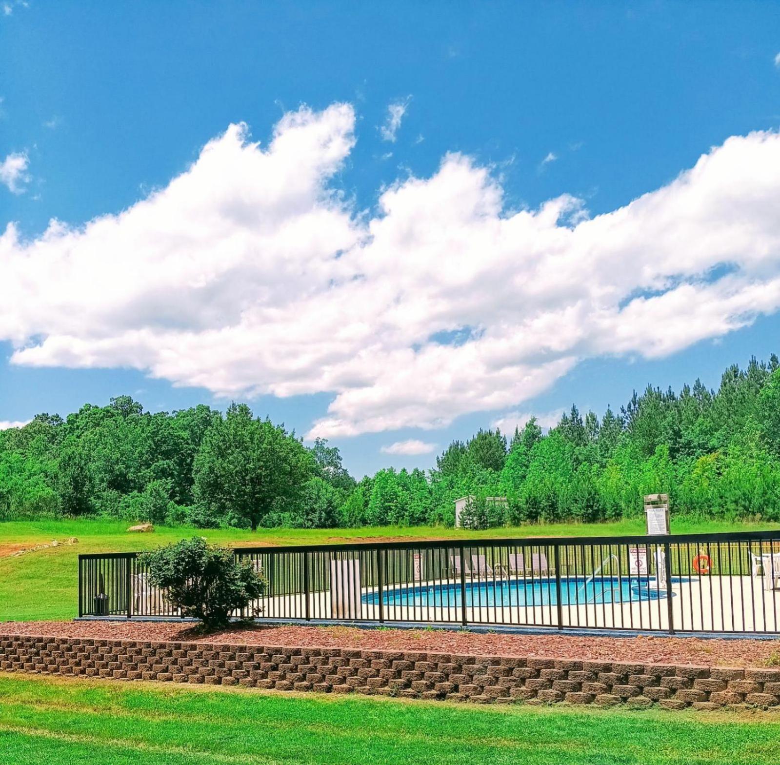 Quality Inn & Suites Лексингтон Экстерьер фото