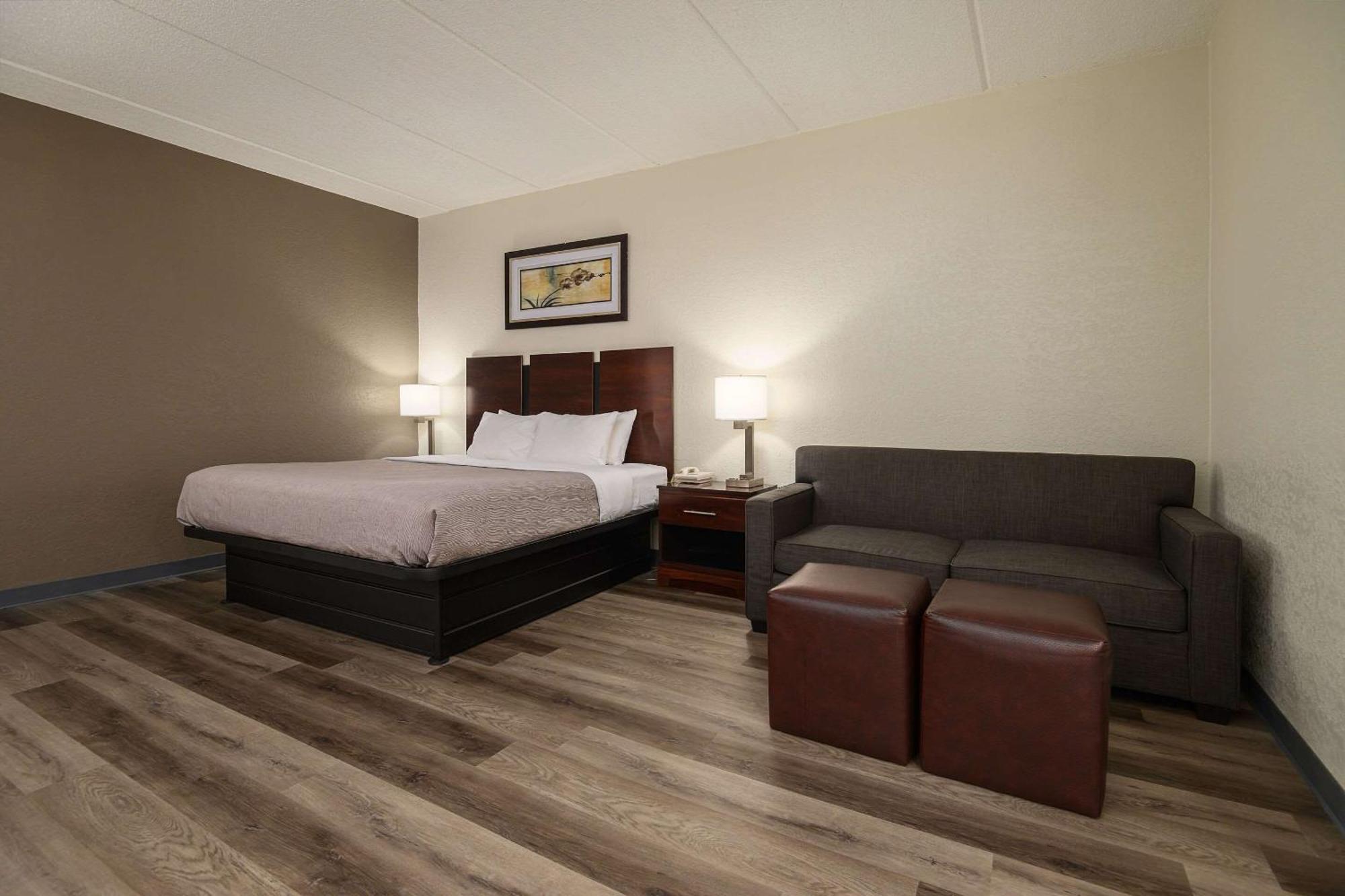 Quality Inn & Suites Лексингтон Экстерьер фото